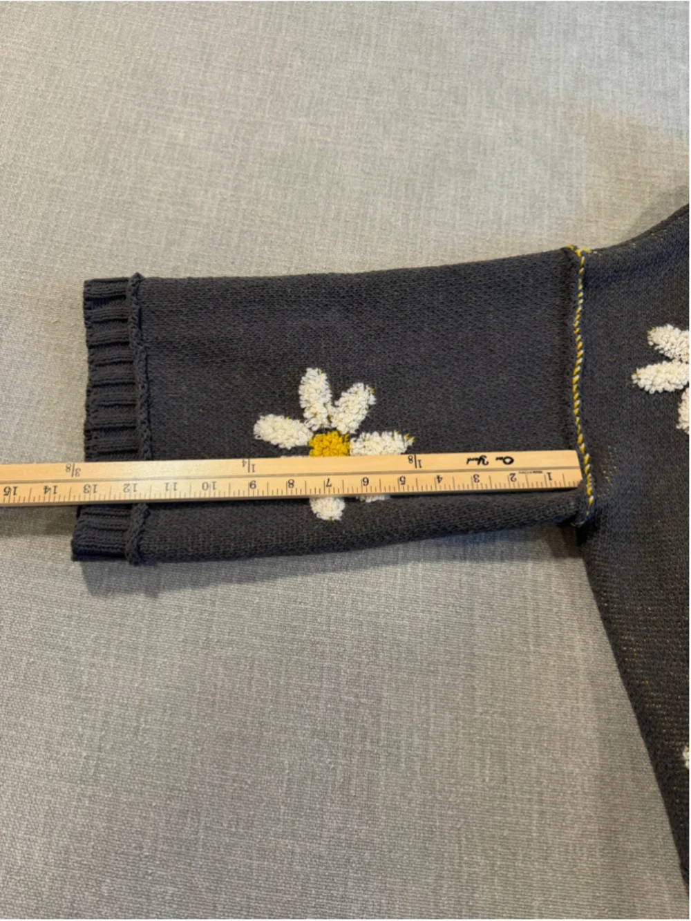 V-neck berber daisy floral pattern chenille pullover boho sweater gray medium - Picture 10 of 10